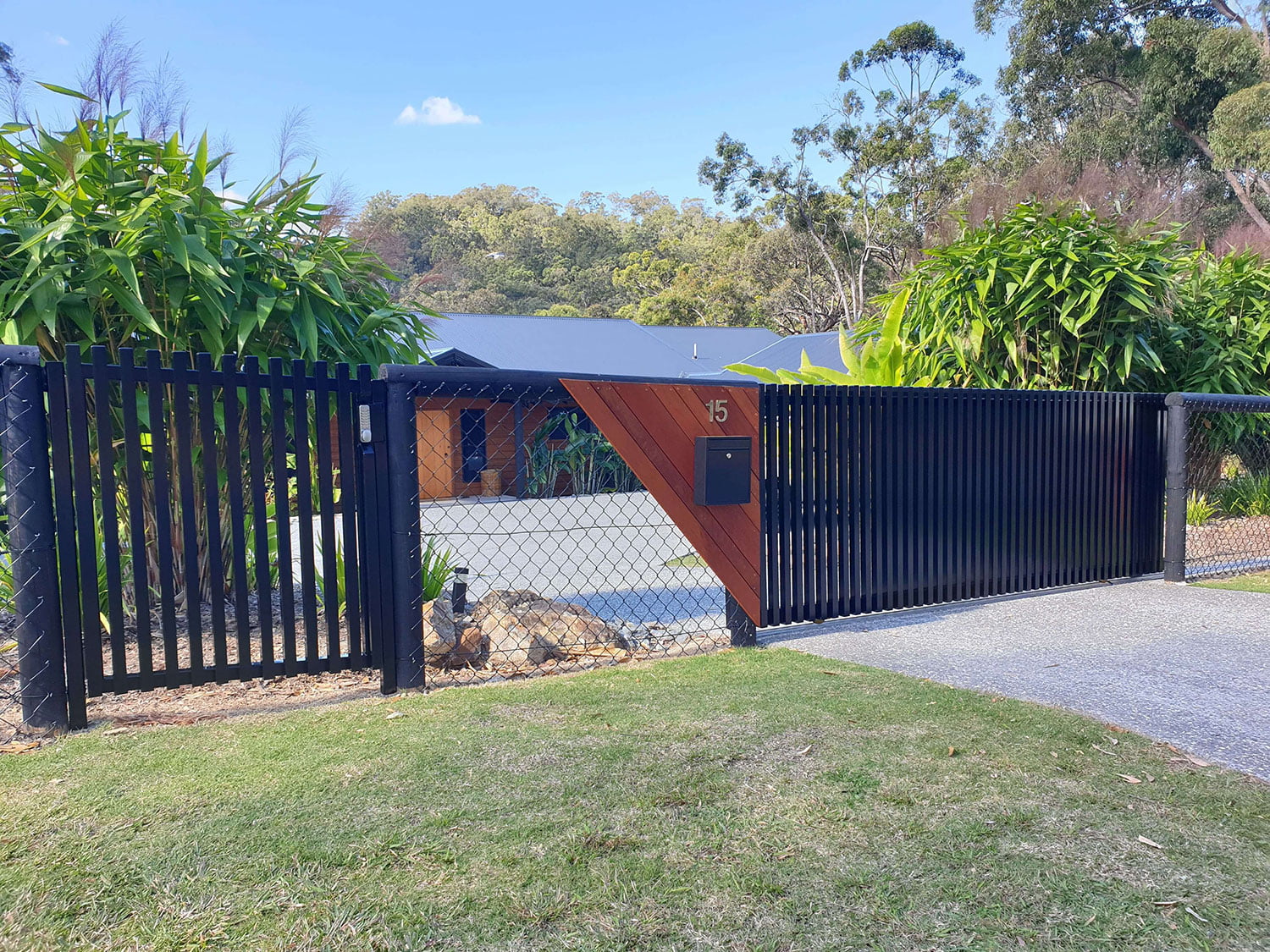 VERTICAL-BATTEN-SLIDING-GATE-AND-PED-GATE