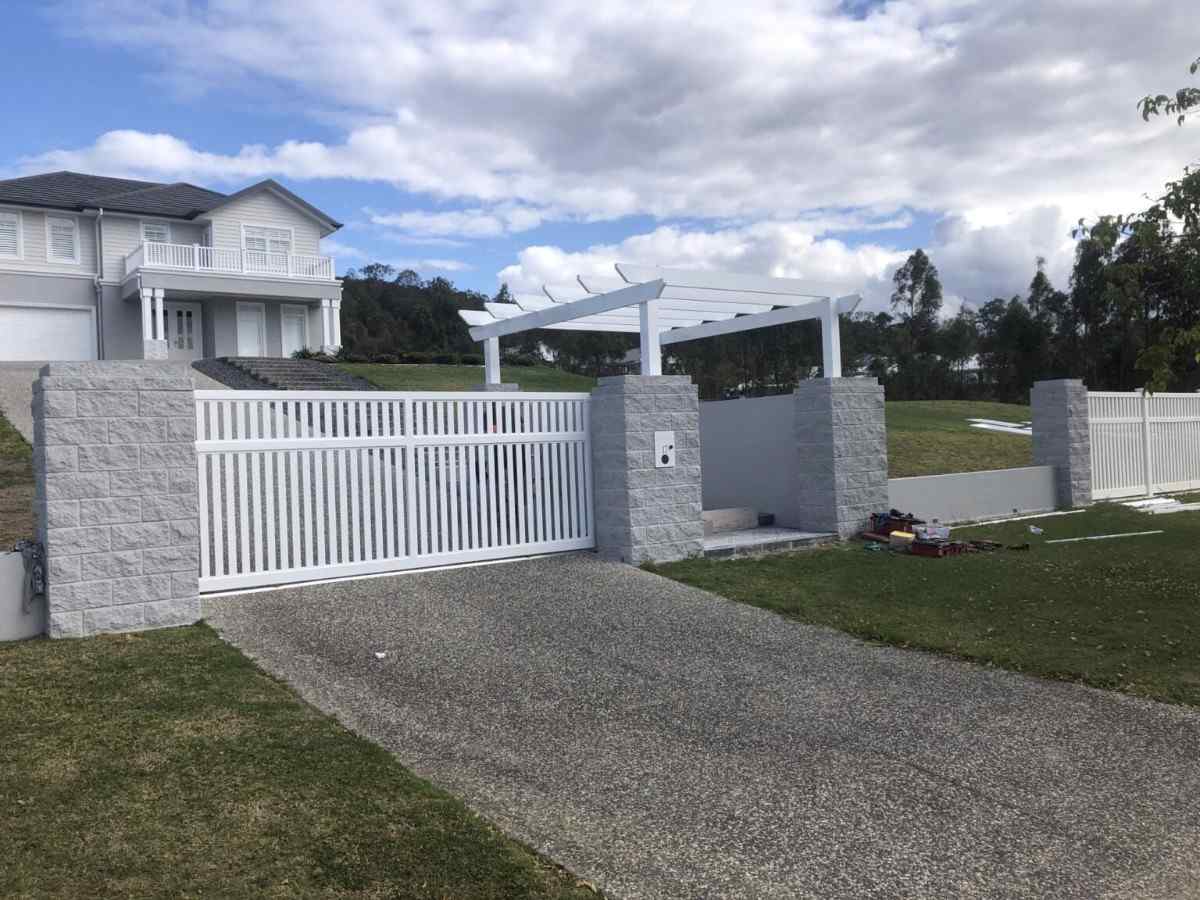 Custom sliding gate